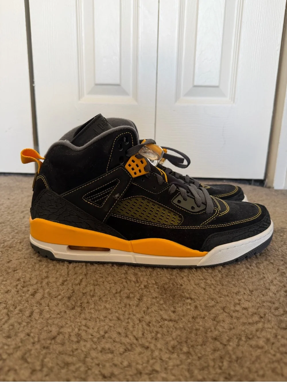 Jordan Men's Black University Gold Jordan Spizike